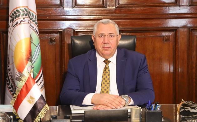 وزير الزراعة يعقد اجتماعا مع اعضاء منظومة الرى المطور